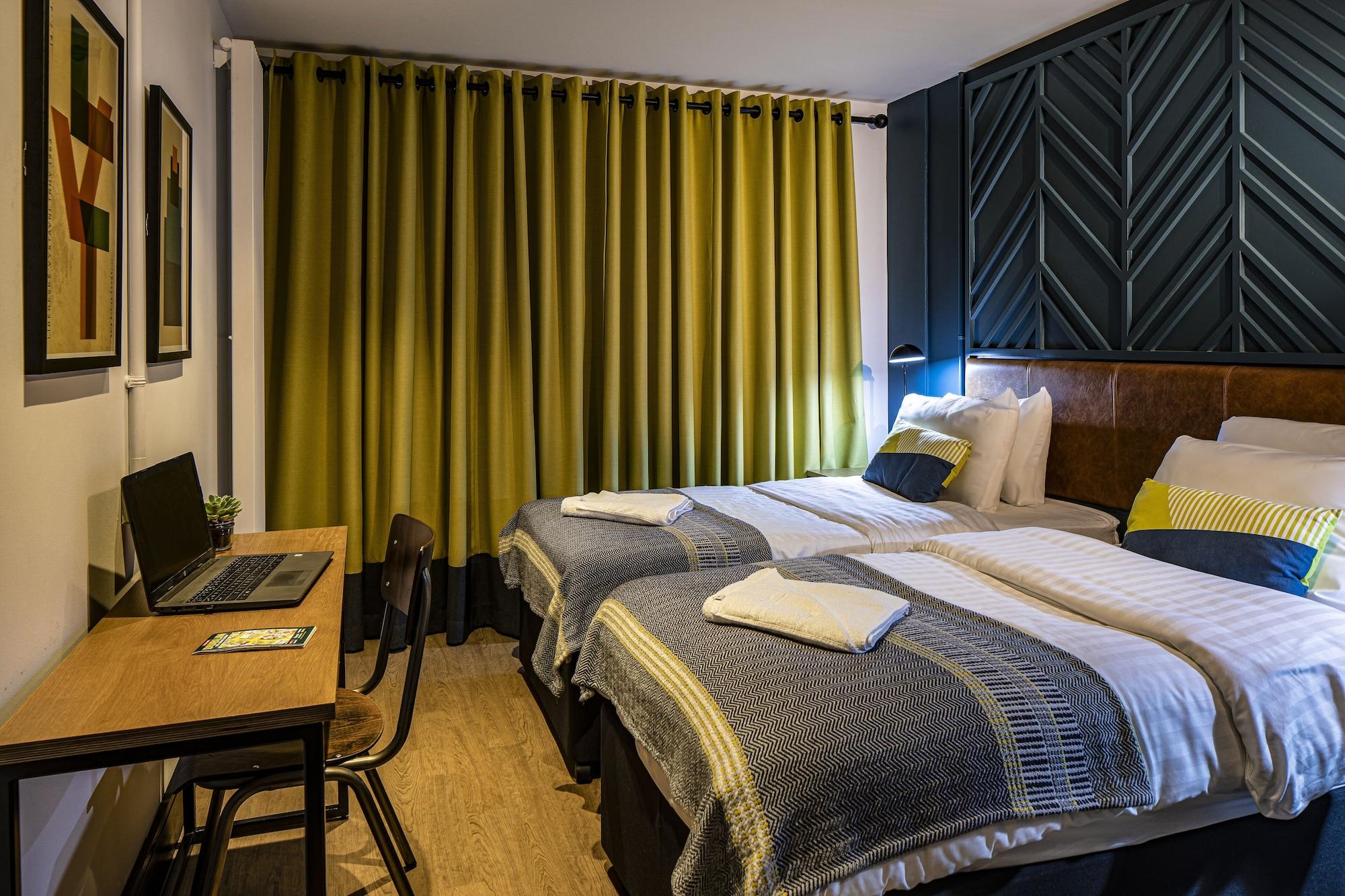 Hostal Latroupe Jacobs